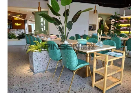 無煙火鍋?zhàn)篮迷谀睦铮?><div><h3>無煙火鍋?zhàn)篮迷谀睦铮?/h3><p>無煙火鍋?zhàn)?好在哪里？ 在中國(guó)，火鍋已經(jīng)是家喻戶曉，但吃火鍋時(shí)最大的問題還是油煙問題，試想一下顧客吃一頓火鍋，全身都有一股油煙味，那些愛美的女性對(duì)這種油煙味反感更大...</p><p>2019-12-02</p></div></a></li><li><a href=