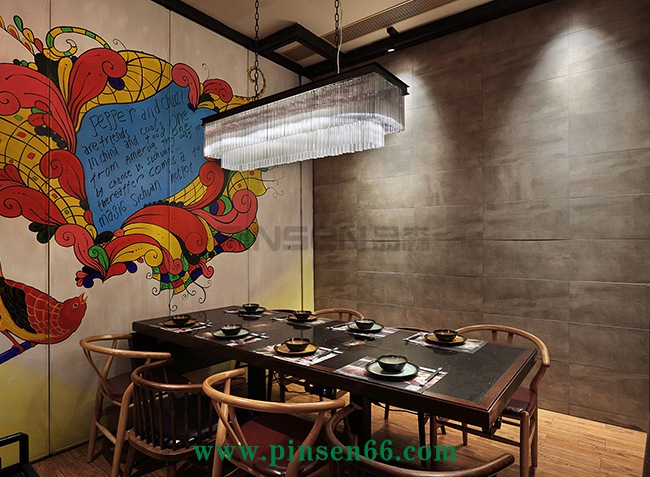 花椒遇見(jiàn)辣椒火鍋店餐桌椅卡座