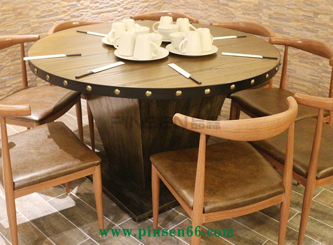 復(fù)古工業(yè)風(fēng)桌

椅